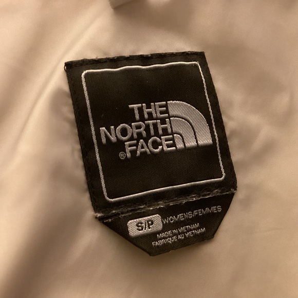 The North Face Womens Jacket Hyvent Size Small womens rain jacket - Picture 11 of 13